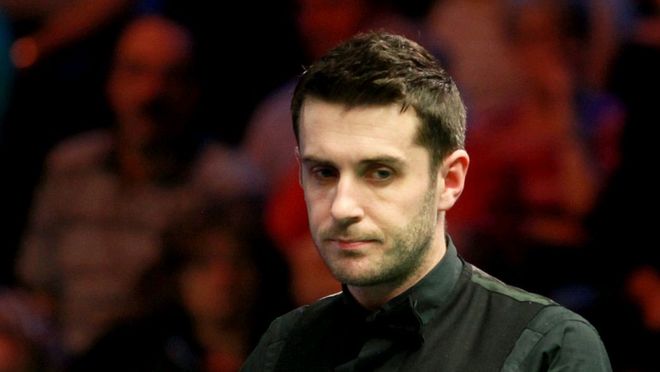 右路断球后 右路断球后